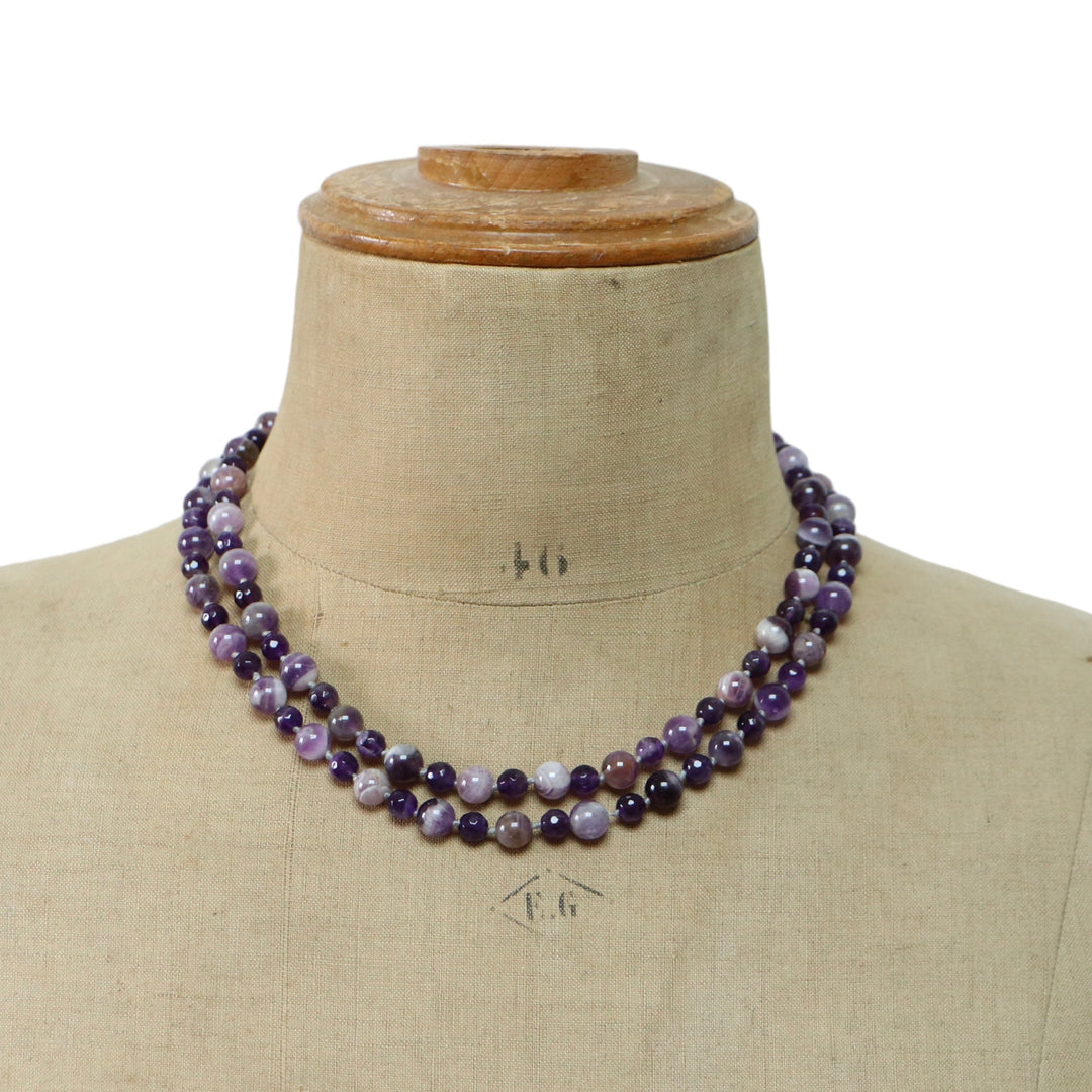 Nodium noded necklace in natural stone (quartz amethyst “chevron”, amethyst) 94 cm