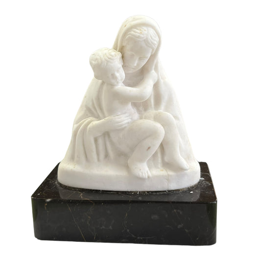 Virgin sculpture to the child in reconstituted stone 20cm