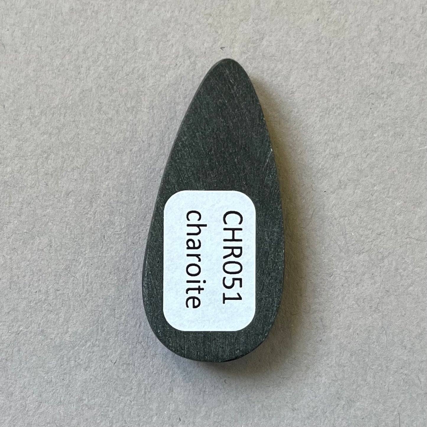 Charoite, CHR088, taille cabochon, 36x20x6 mm
