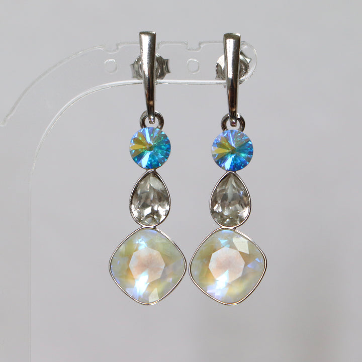 Earrings, Swarovski crystals, rhodied silver, crystal/white, art-deco