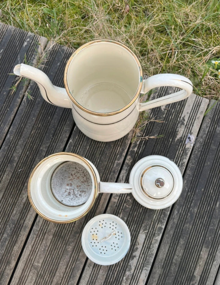 cafetière vintage en tôle émaillée 1950