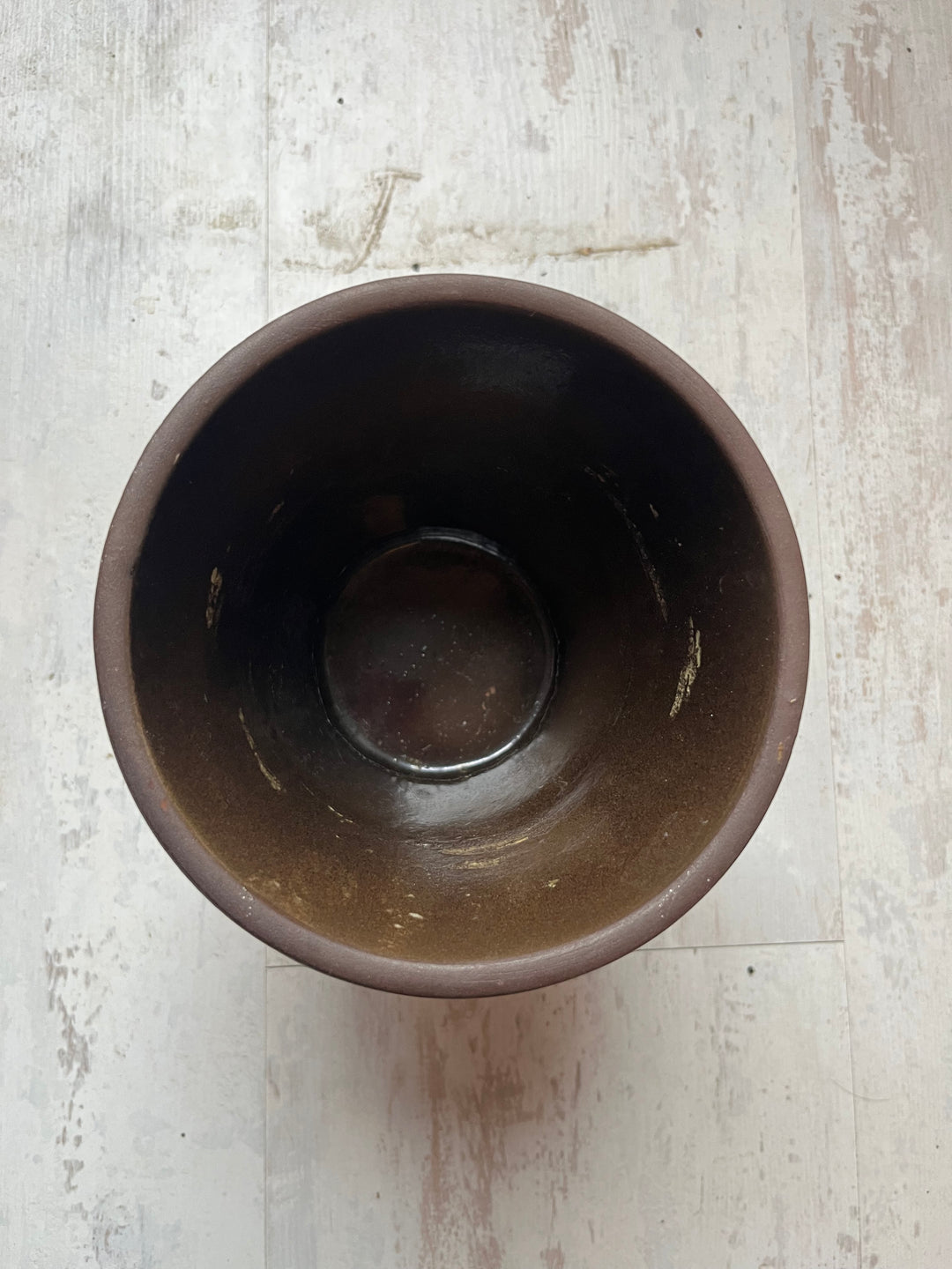 Vase cache pot marron brutaliste