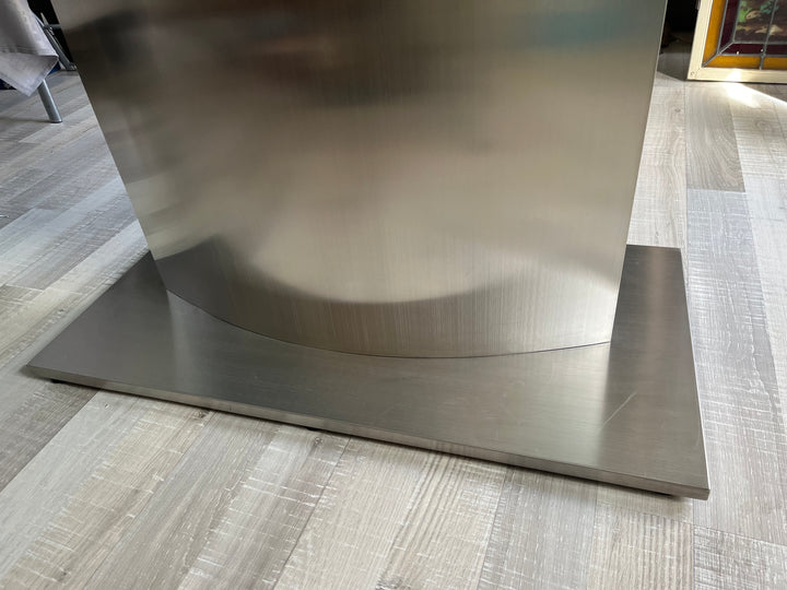 table salle à manger en verre et inox