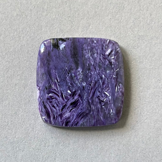 Charoite, CHR068, taille cabochon, 30x30x6 mm