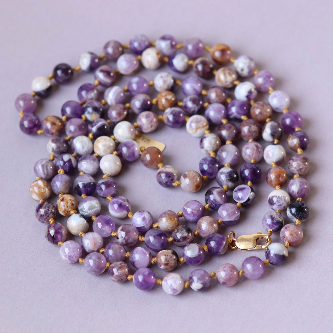 Nodium noded necklace in natural stone (quartz amethyst “chevron”, mala) 112 cm