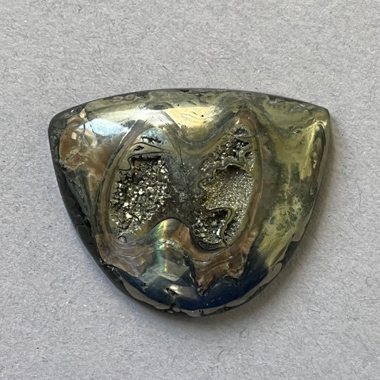 Ammonite pyritisée, AM_P280, taille cabochon, 34x28x7 mm