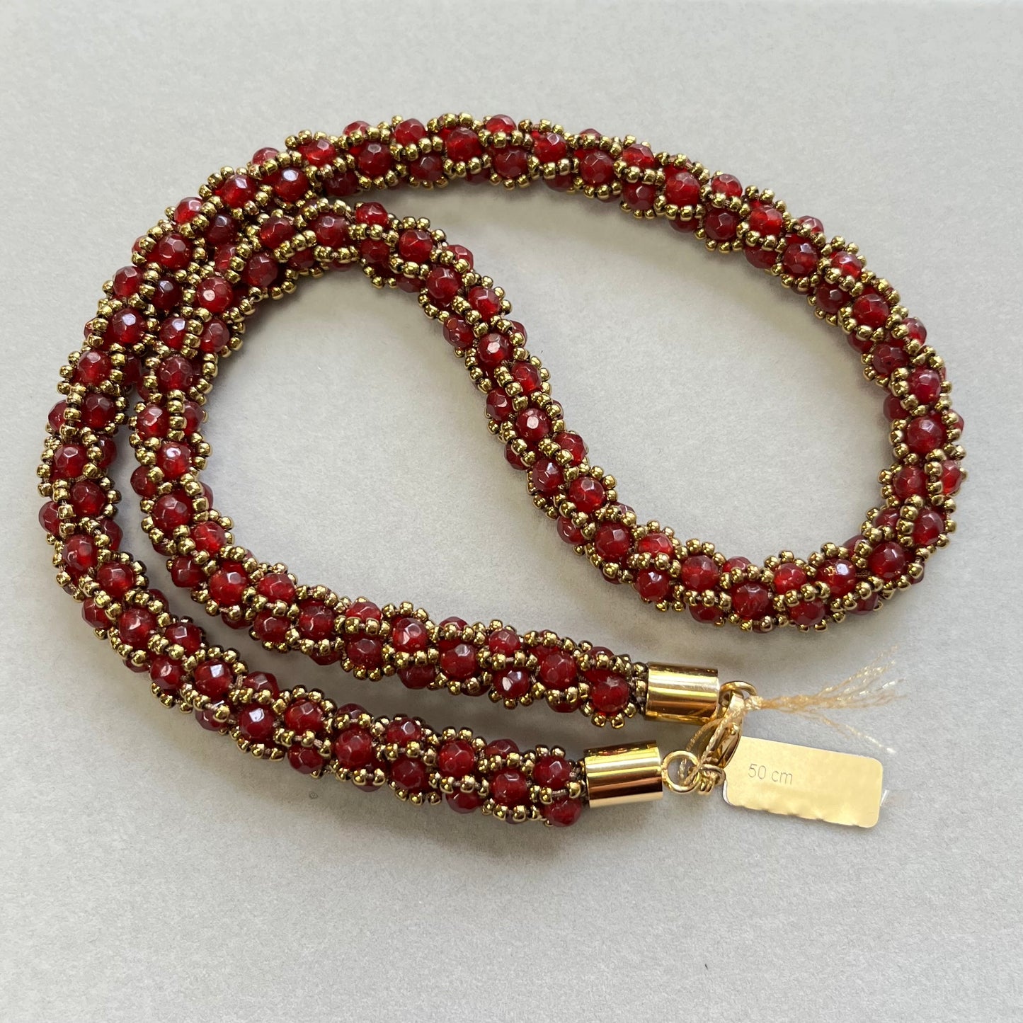 Crochet necklace in red jade, tinted, and Miyuki beads, 50 cm