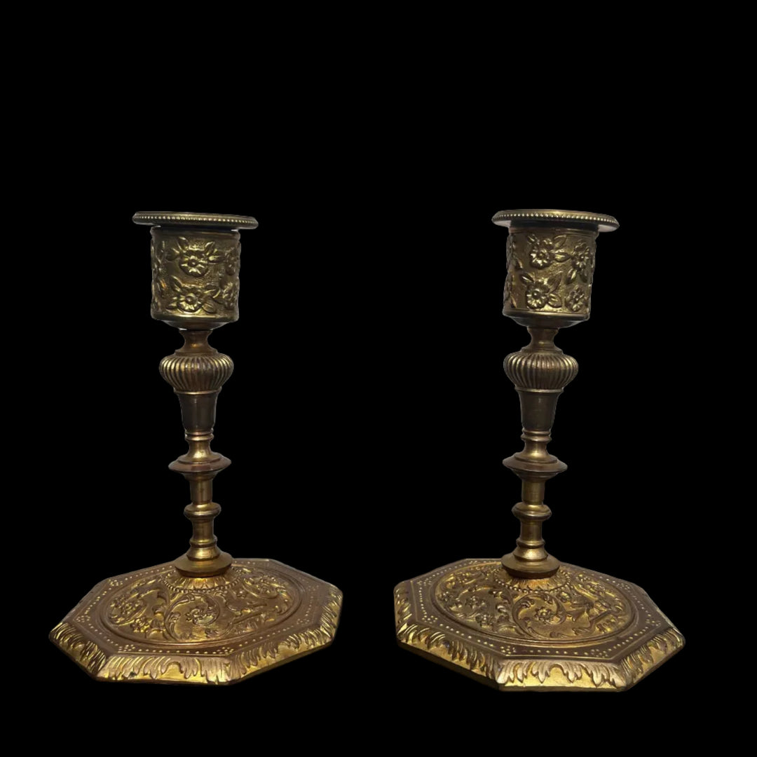Paire de bougeoirs en bronze doré signés Alfred Daubrée, Napoléon III
