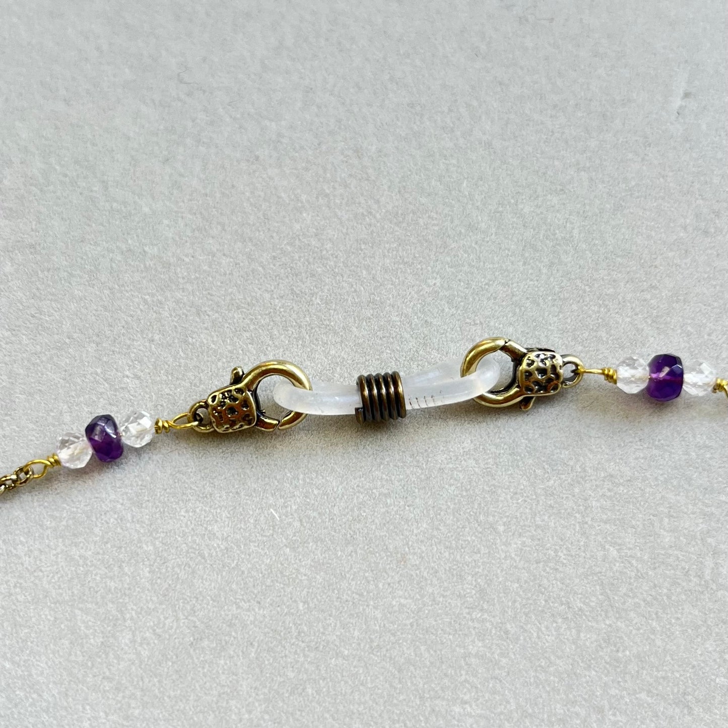 Chain for glasses and sunglasses, in brass with natural stones, 74 cm, amethyst and topaz