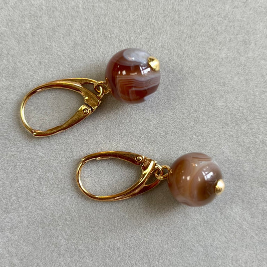 Earrings with agate
