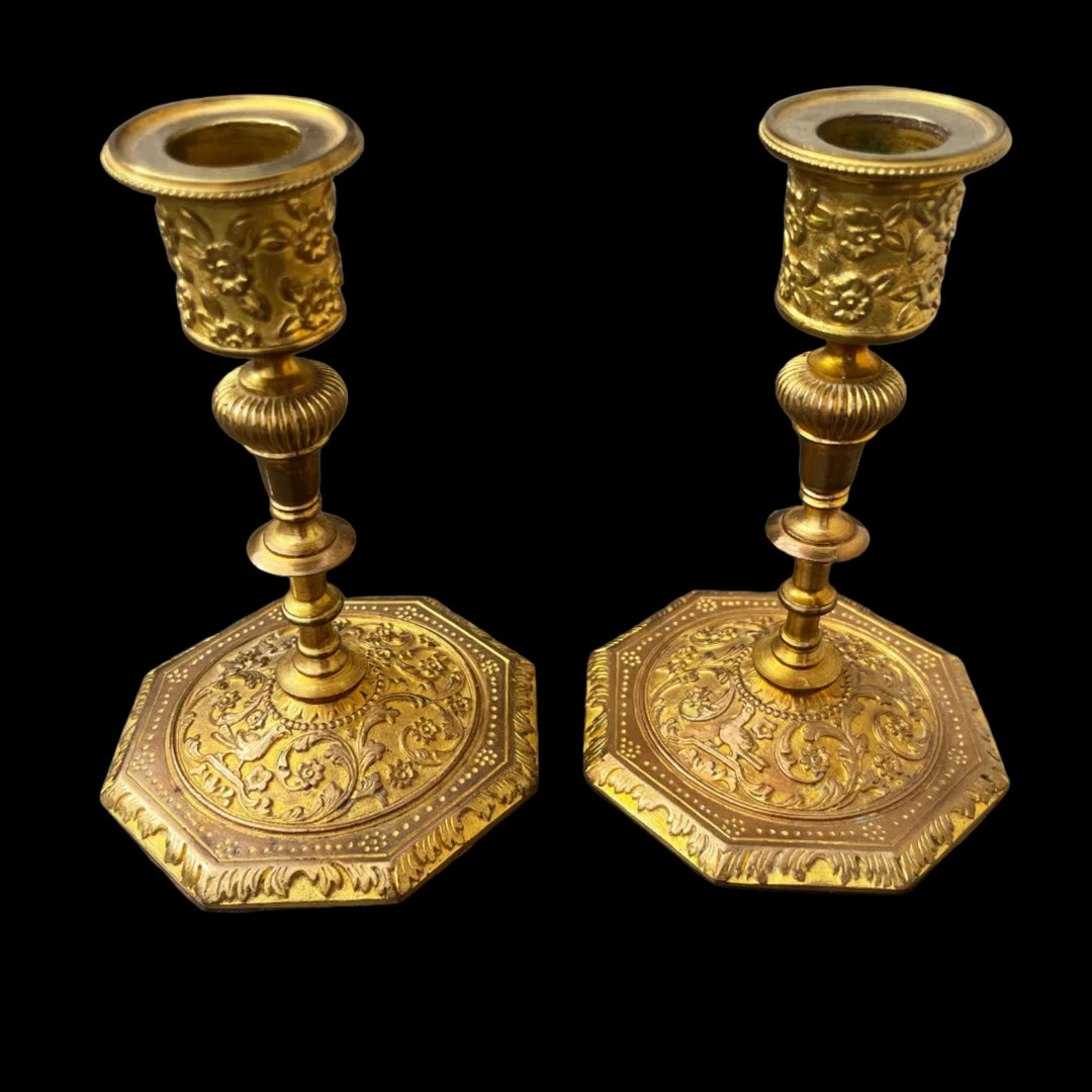 Paire de bougeoirs en bronze doré signés Alfred Daubrée, Napoléon III