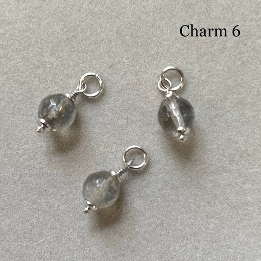 Charm (mini pendant) in rhodiated silver with natural stones - Labradorite - 6
