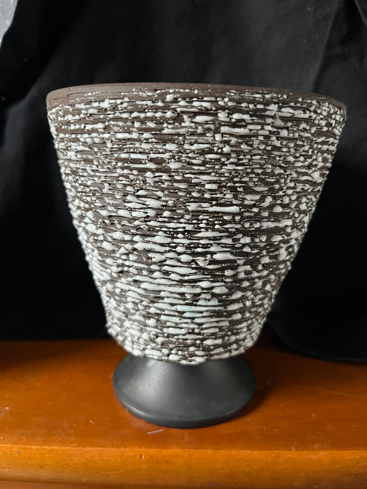 Vase cache pot marron brutaliste