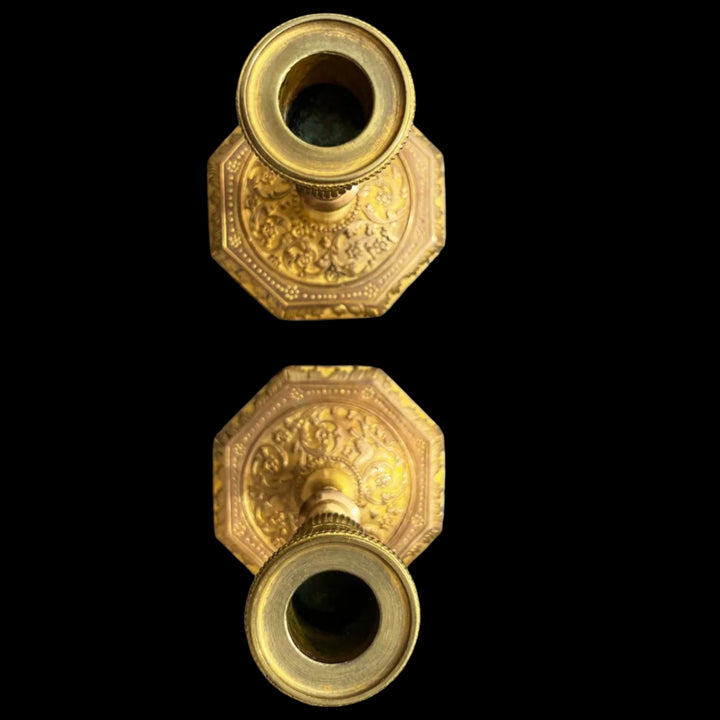 Paire de bougeoirs en bronze doré signés Alfred Daubrée, Napoléon III
