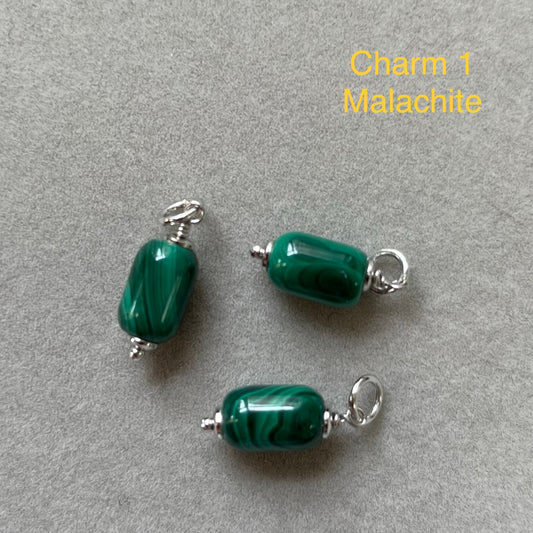 Charm (mini pendant) in rhodium-plated silver with natural stones - malachite - 1