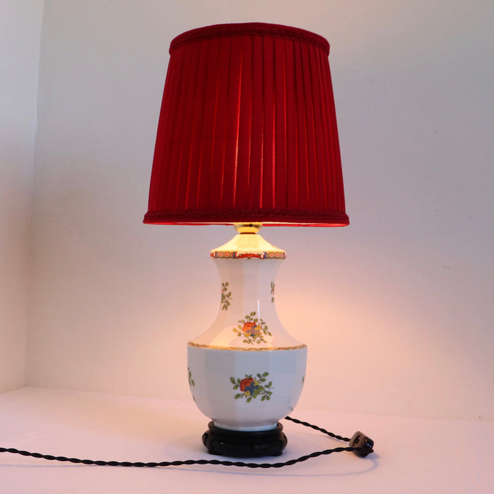 Pleated red silk lampshade, 26 cm