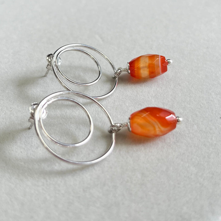 Boucles d’oreilles avec cornaline, en argent