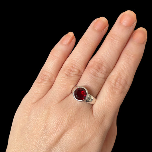 Silver ring with garnet - size 57 - BS074