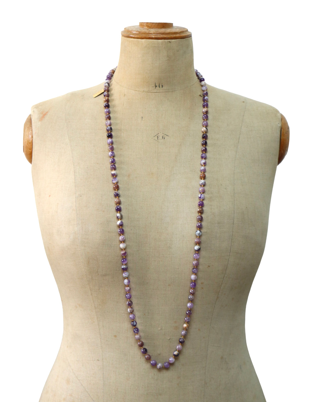 Nodium noded necklace in natural stone (quartz amethyst “chevron”, mala) 112 cm