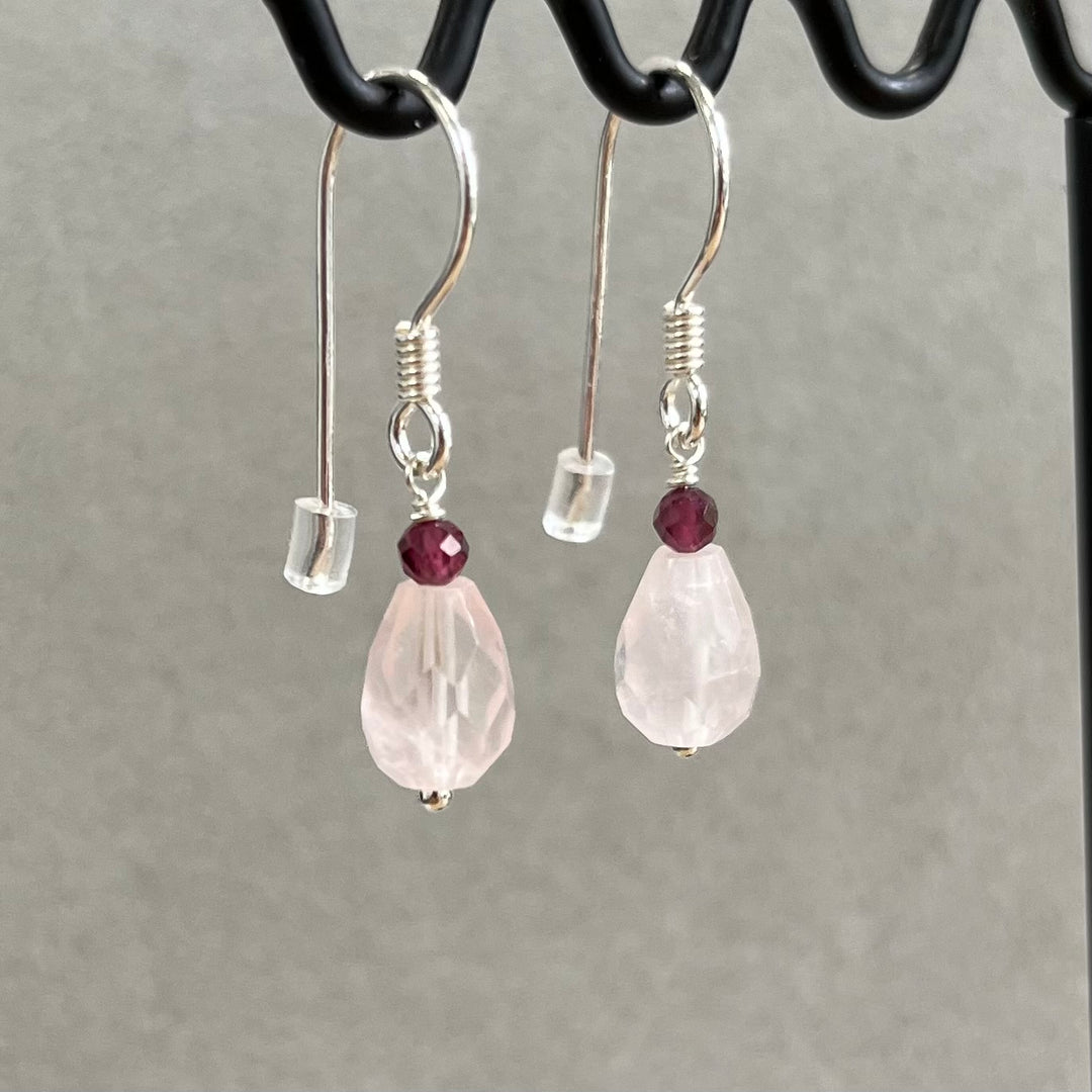 Earrings with rose quartz and garnet