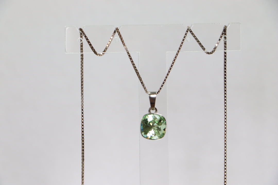 Pendentif, cristaux Swarovski, argent rhodié, vert clair, MANON