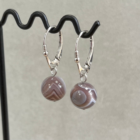 Earrings with agate