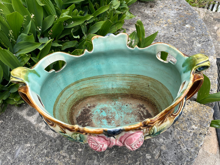 Jardiniere en barbotine de la faïencerie d’Onnaing