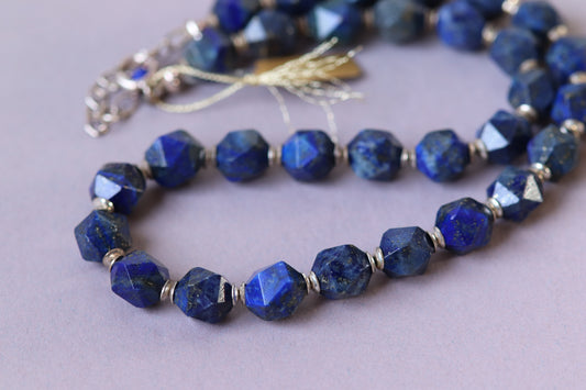Necklace on cable wire in natural stones, lapis lazuli, silver, 40+5 cm