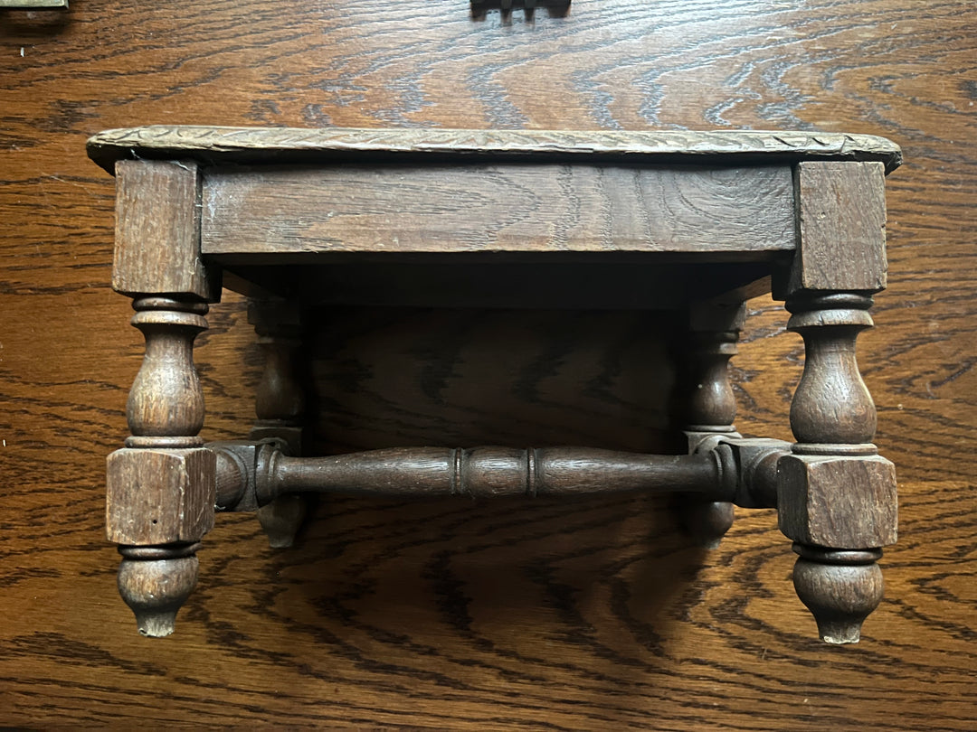 repose pied vintage en bois