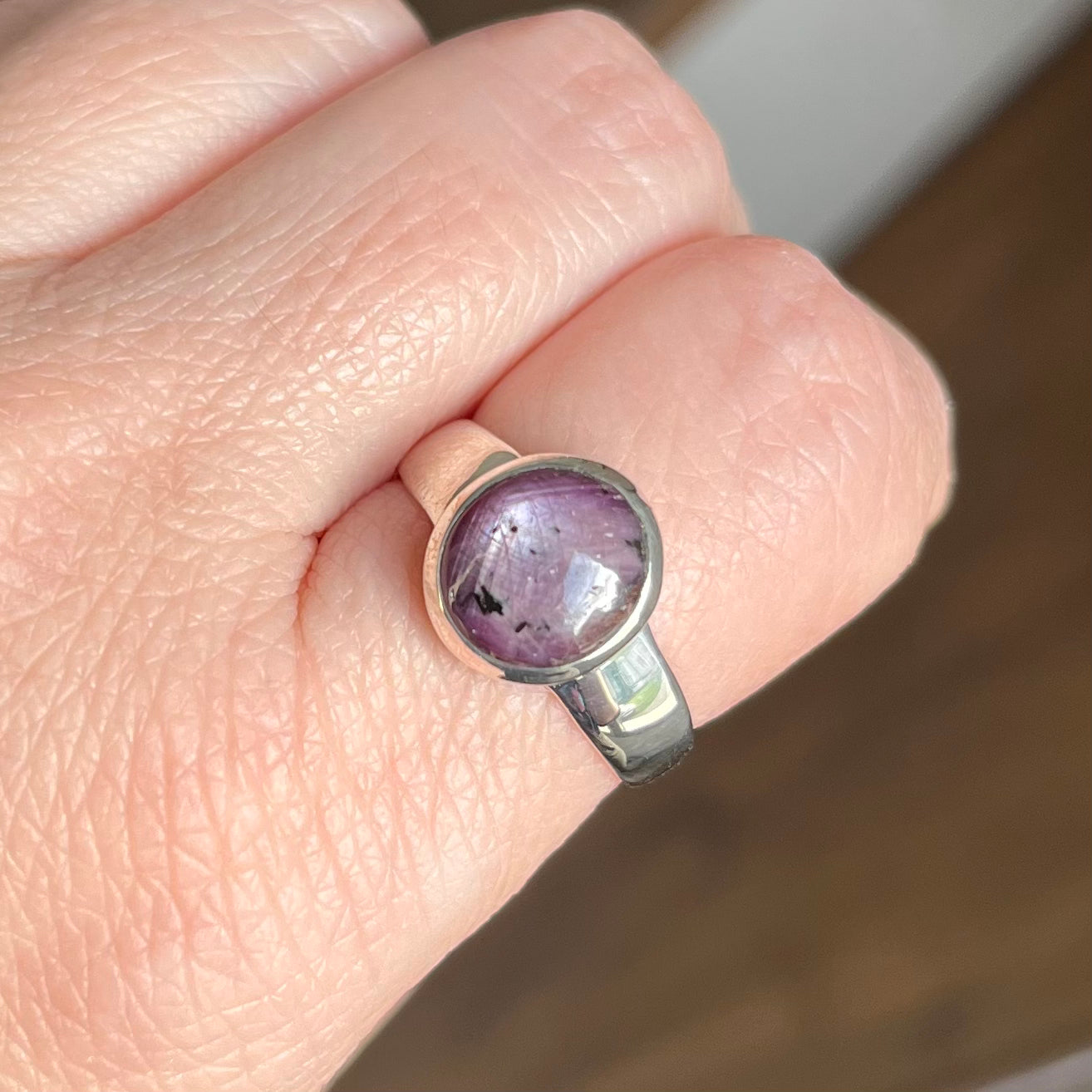 Bague en argent avec rubis étoilé - taille 60  - BS042