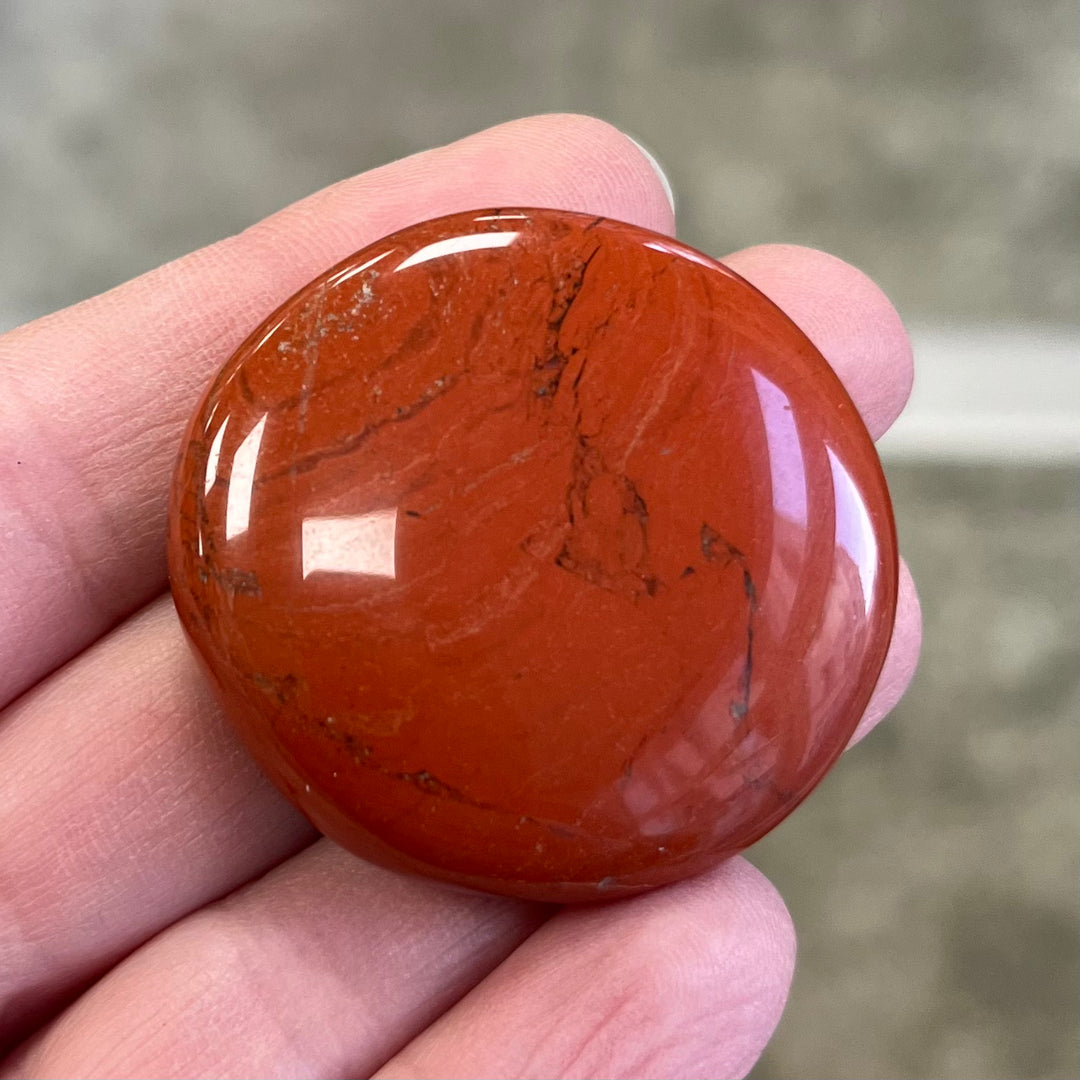 Red Jasper Roller 3, около 30 г, 3,5-4 см.