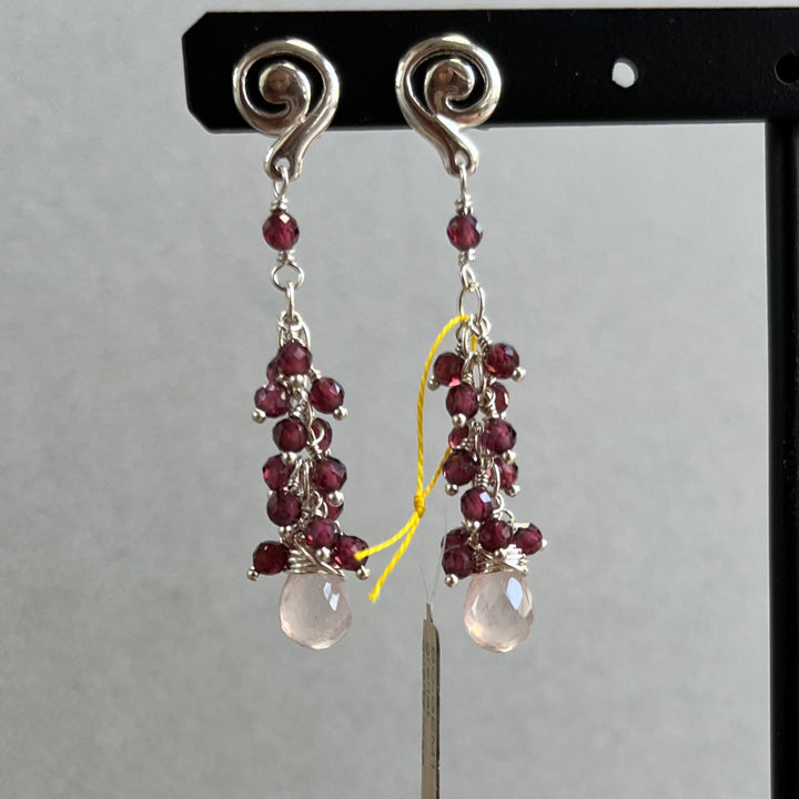 Boucles d’oreilles avec grenat et quartz rose, en argent