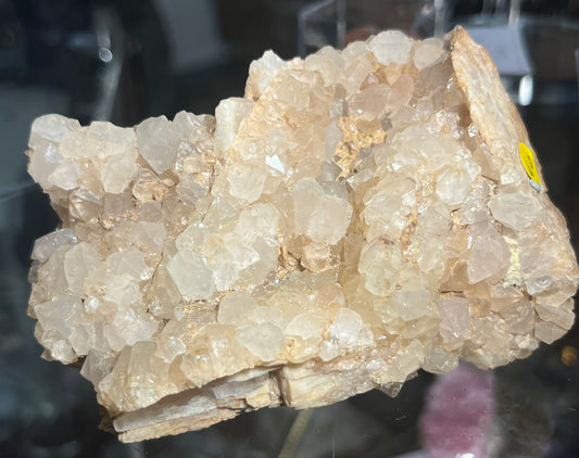 Quartz on alligny yellow mimetite barite in Morvan France DR35