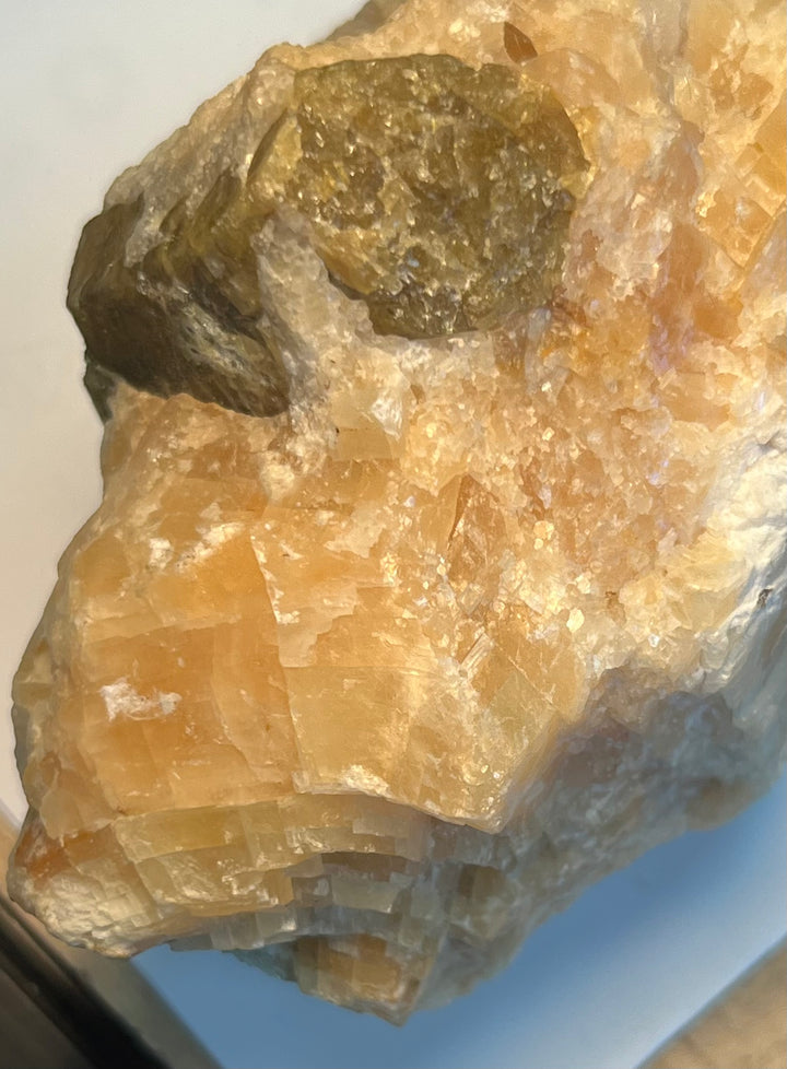 APATITE sur calcite madagascar M18W91