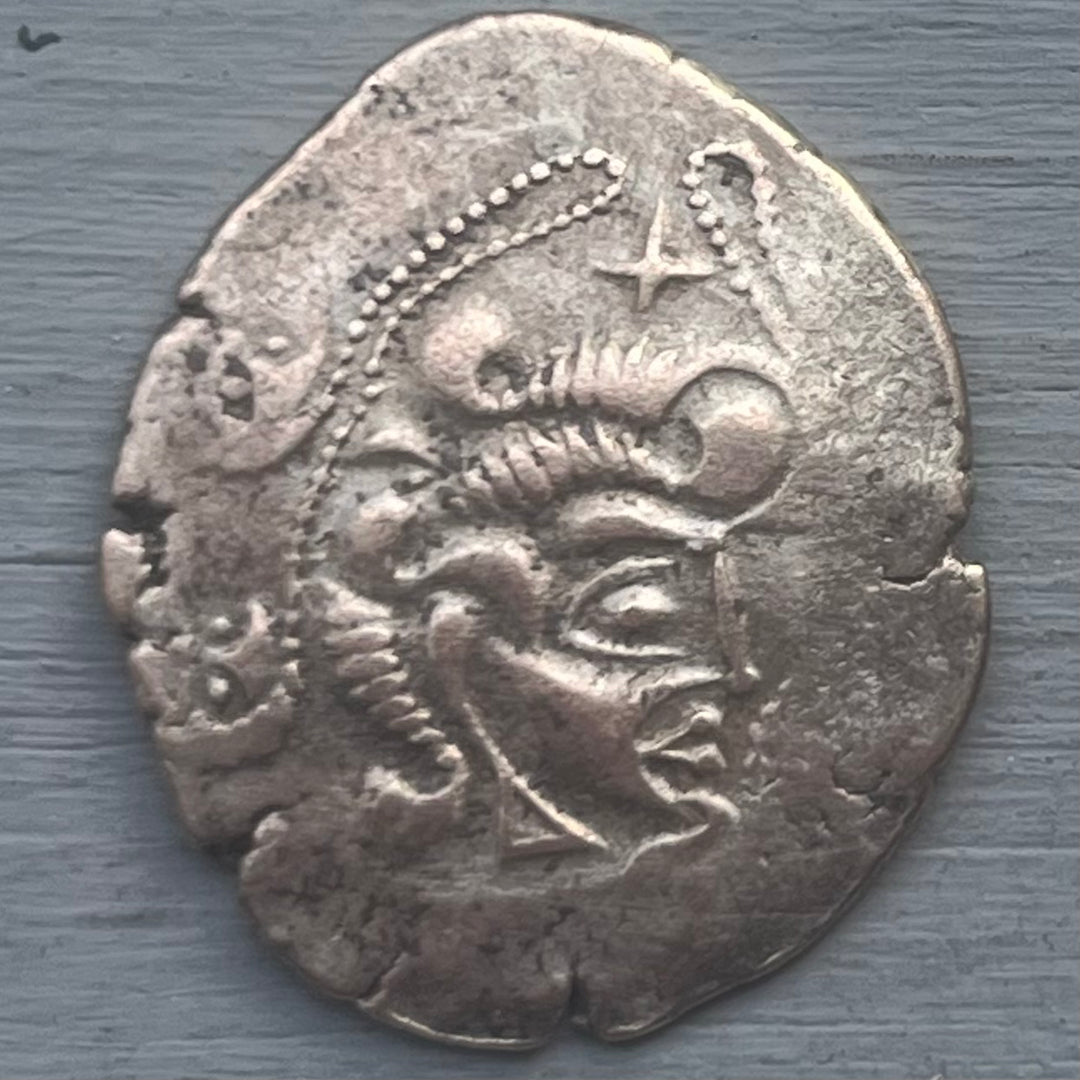 statere osismien au personnage recroquevillé