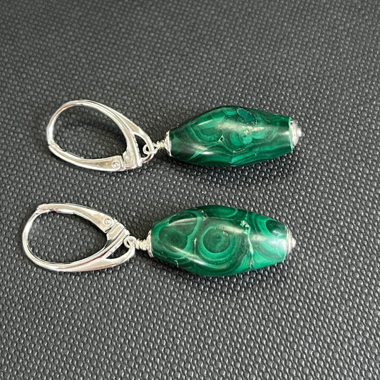 Earrings with malachite