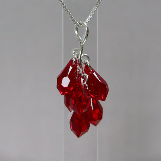 Pendentif, cristaux Swarovski, argent rhodié, rouge foncé, GRAPE