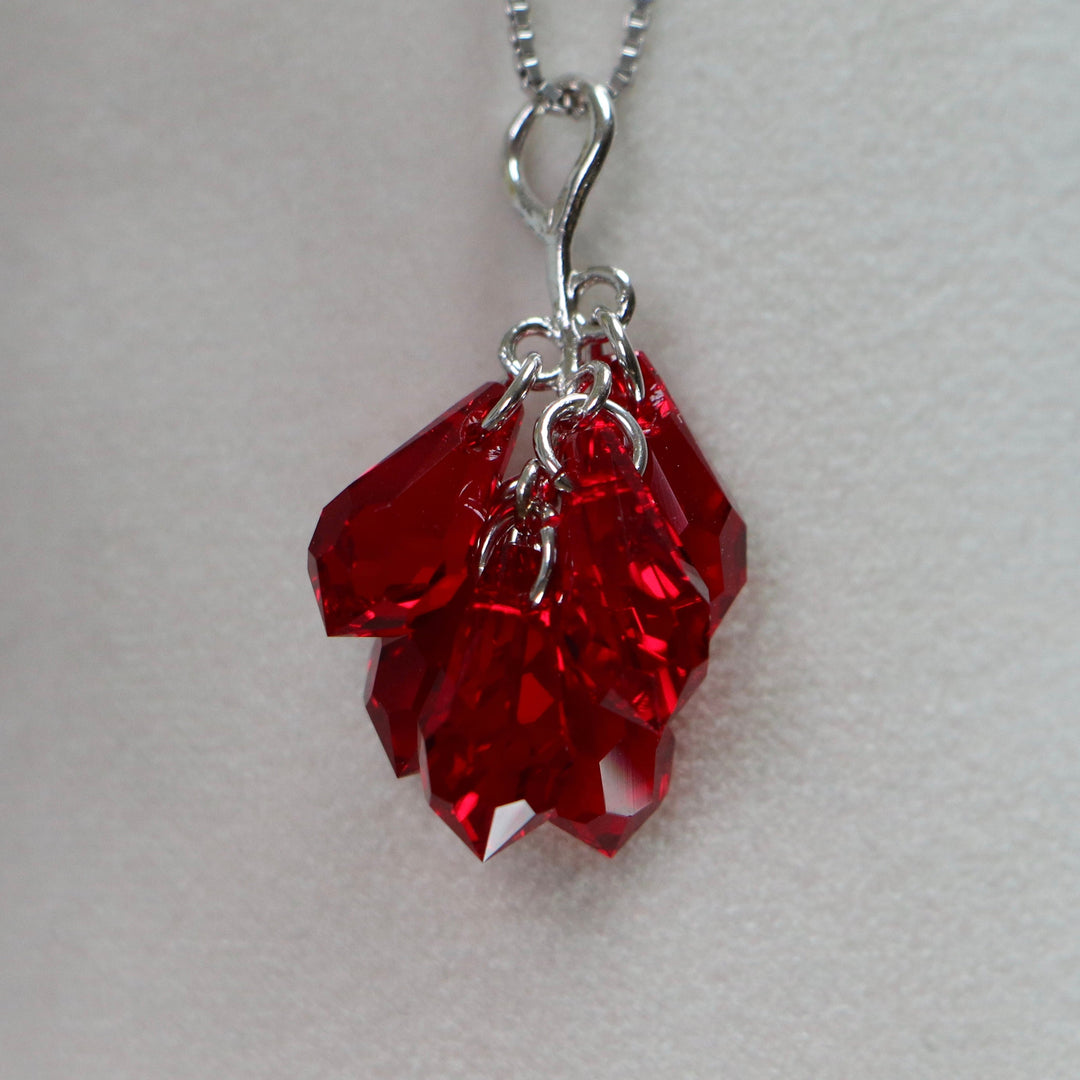 Pendentif, cristaux Swarovski, argent rhodié, rouge foncé, GRAPE