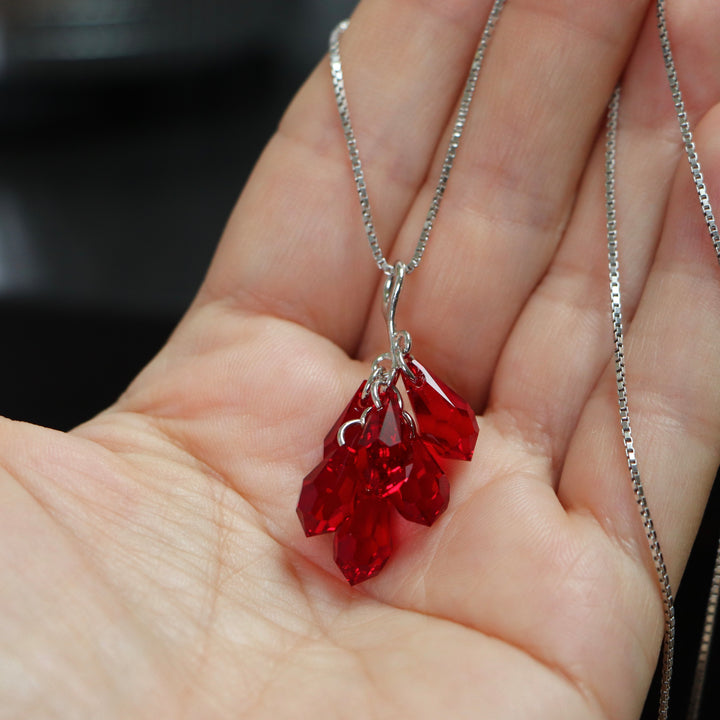 Boucles d'oreilles, cristaux Swarovski, argent rhodié, rouge foncé, GRAPE