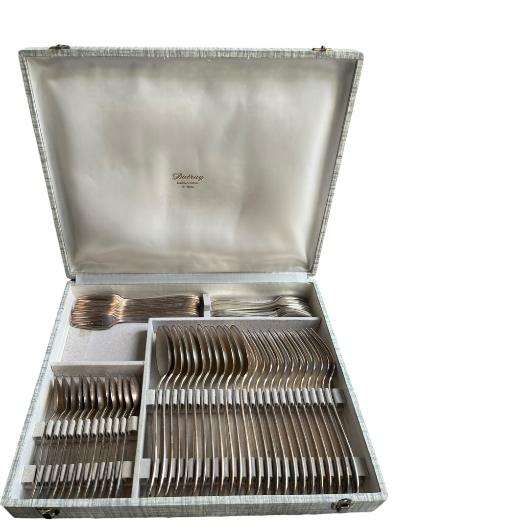 Ménagère 60 pieces métal argenté 90g filet à rinceaux   maison Dutray au Mans