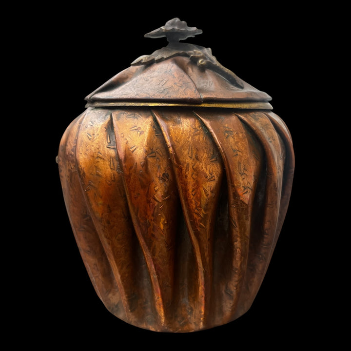 pot couvert en cuivre Art Nouveau