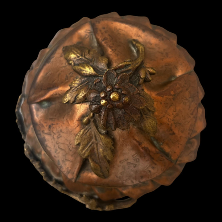 pot couvert en cuivre Art Nouveau