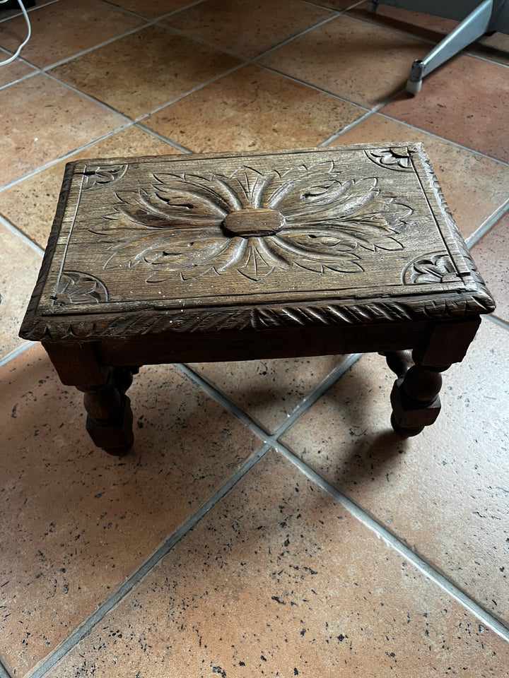repose pied vintage en bois