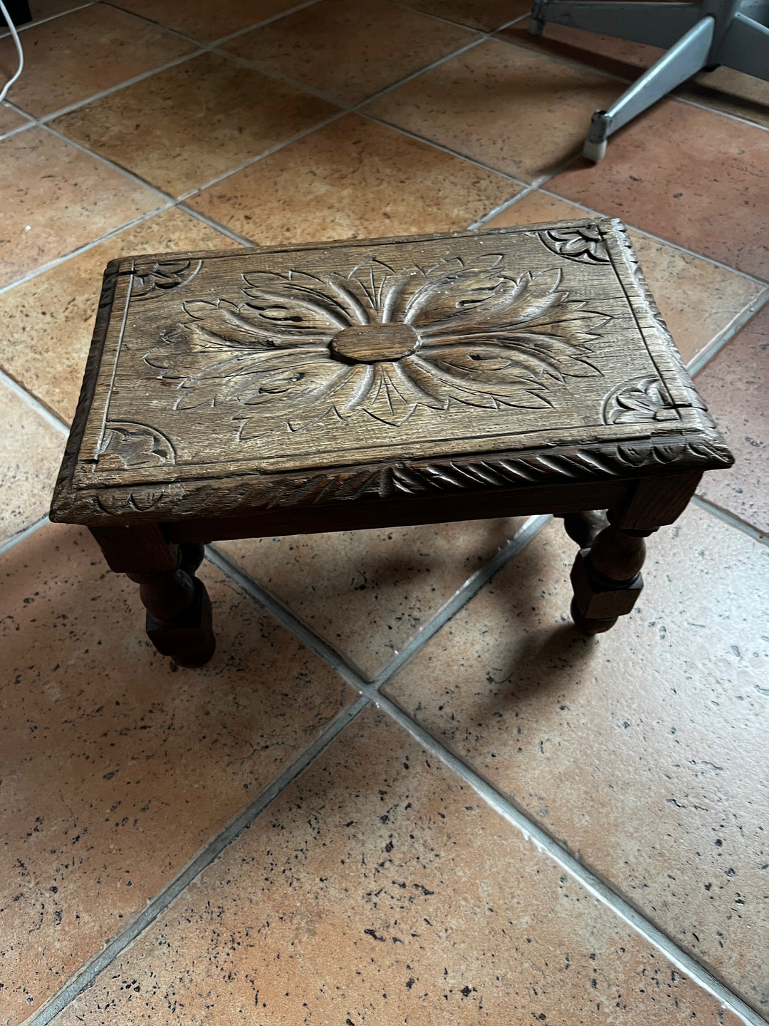 repose pied vintage en bois