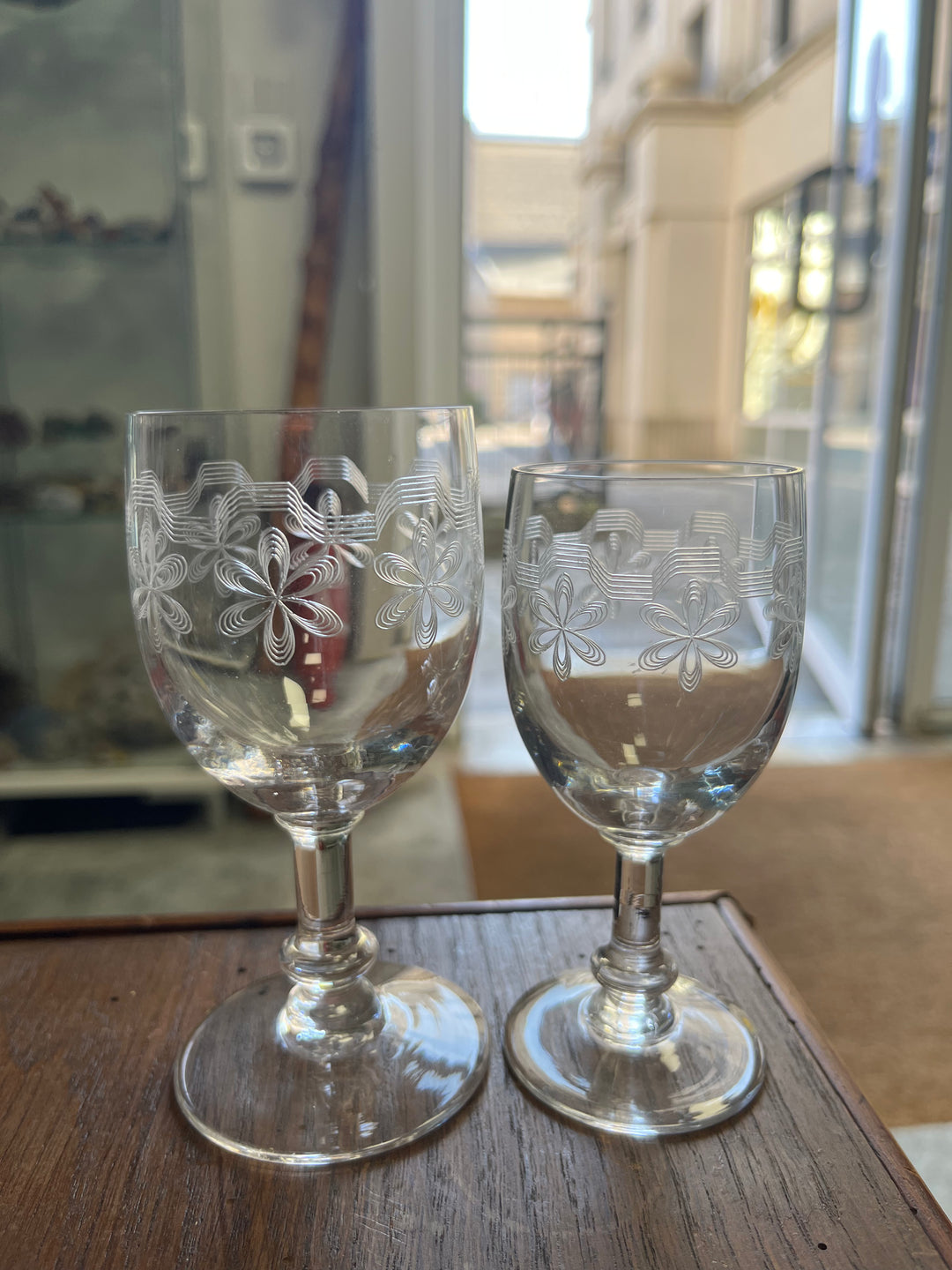 服务10雕刻的水晶眼镜