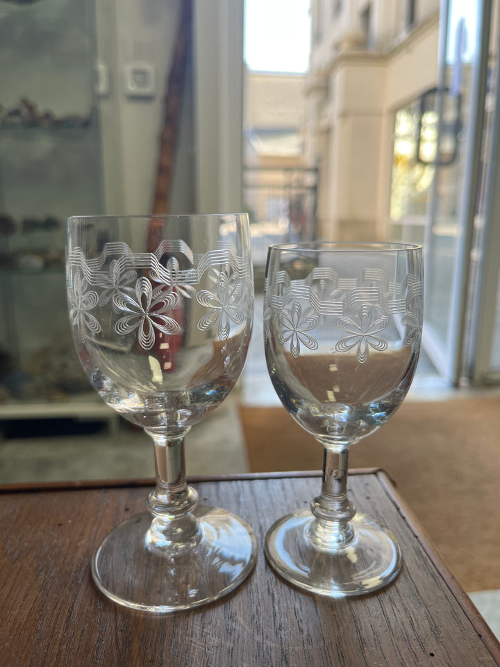 服务10雕刻的水晶眼镜