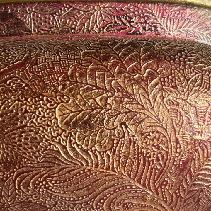 Jardinière en verre baccarat émaillé or et monture en bronze
