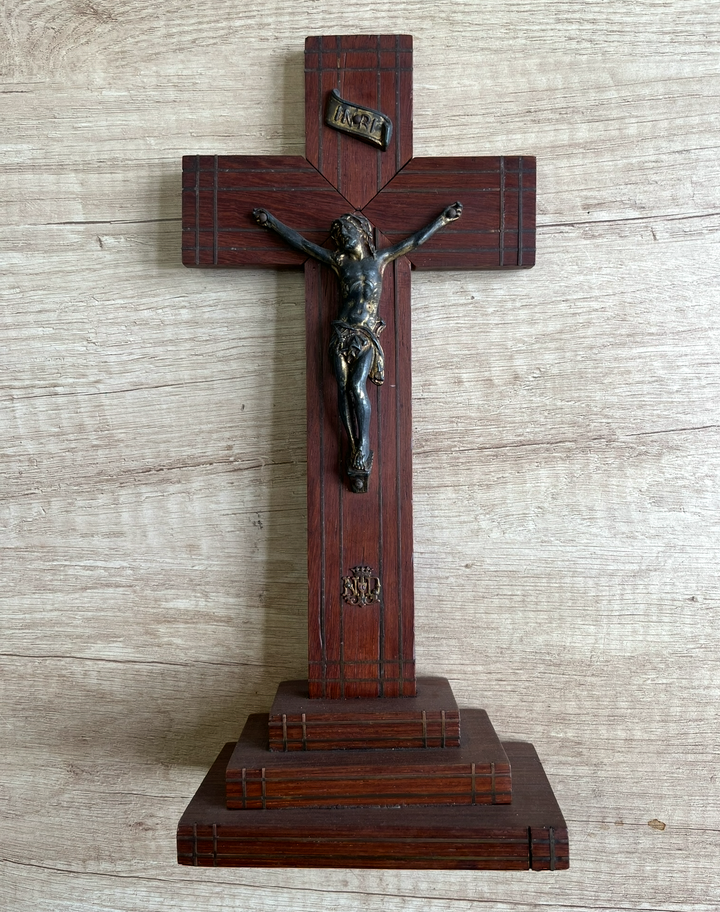 Crucifix En Bois Signe Hardy