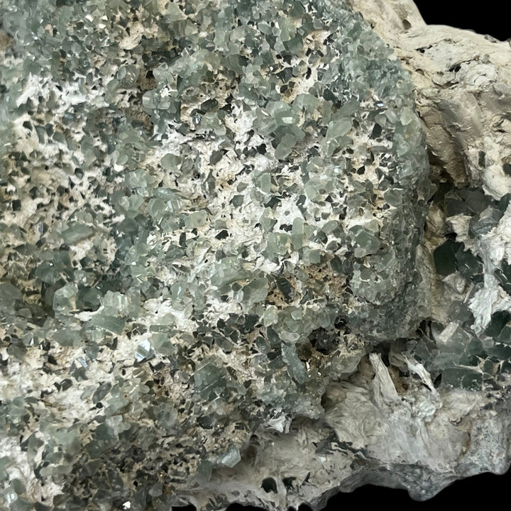 Albite verte byssolite saint Véran France DR117