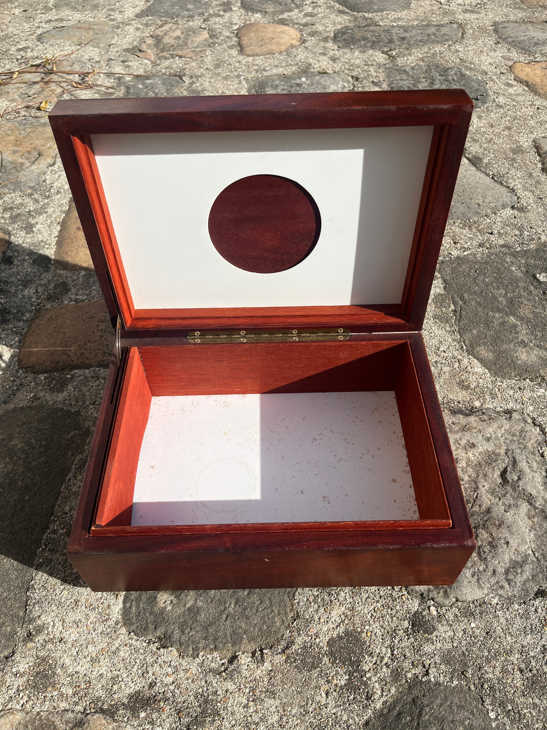 Boîte a bijou ou à cigare en acajou